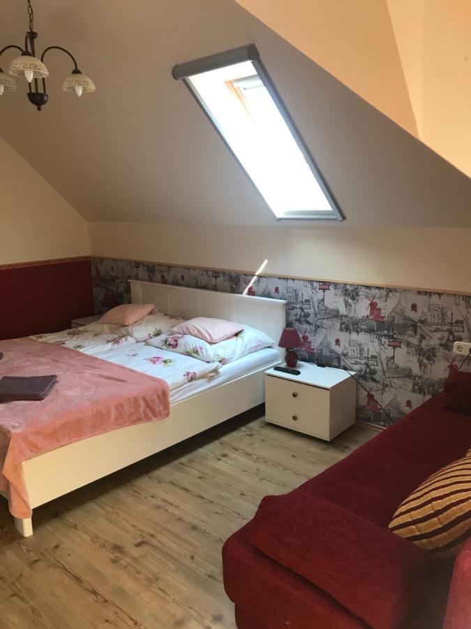 Aranyló apartmanház Hajdúszoboszló Esterno foto