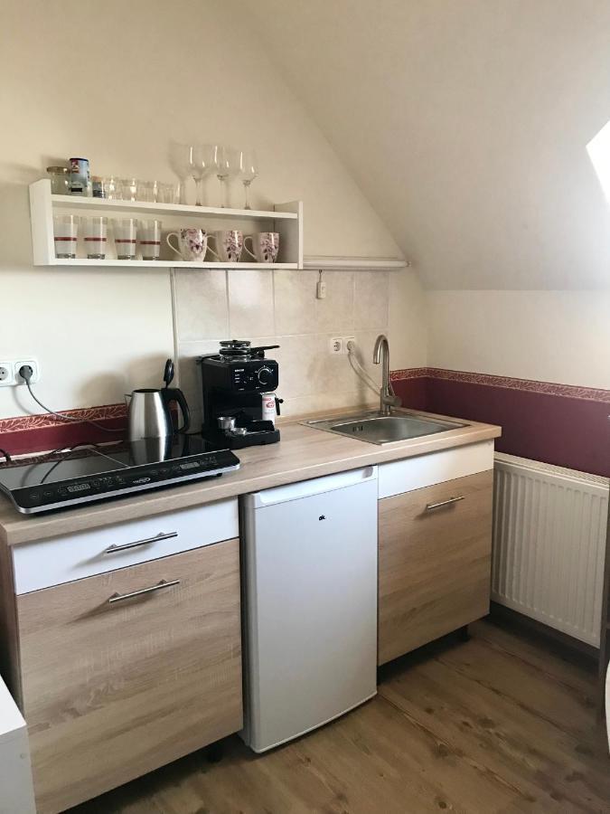 Aranyló apartmanház Hajdúszoboszló Esterno foto