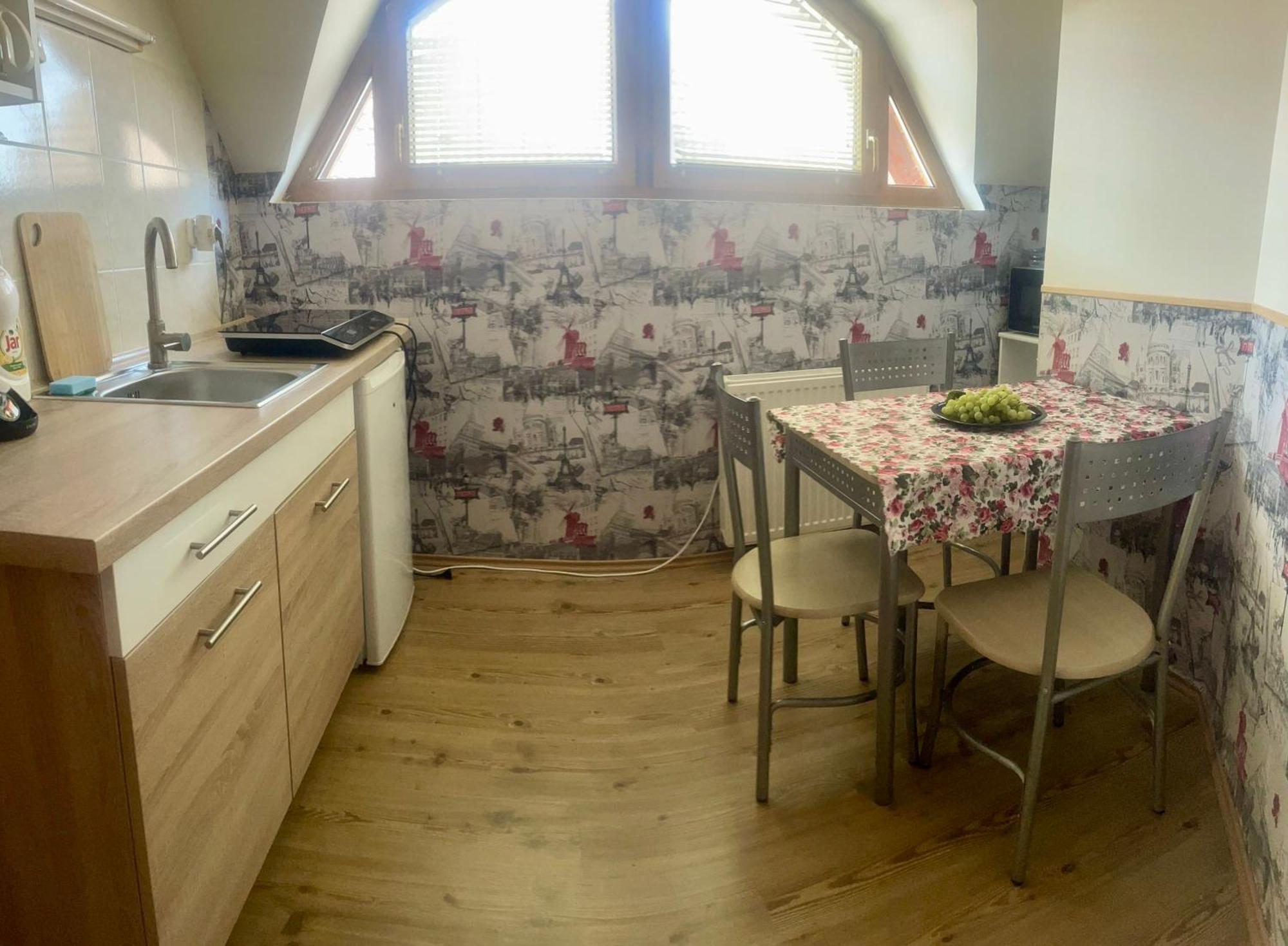 Aranyló apartmanház Hajdúszoboszló Esterno foto