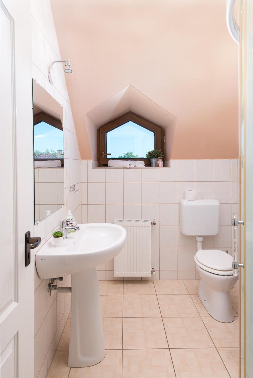 Aranyló apartmanház Hajdúszoboszló Esterno foto
