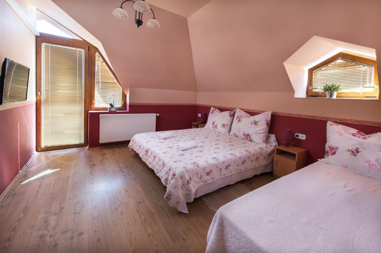 Aranyló apartmanház Hajdúszoboszló Esterno foto