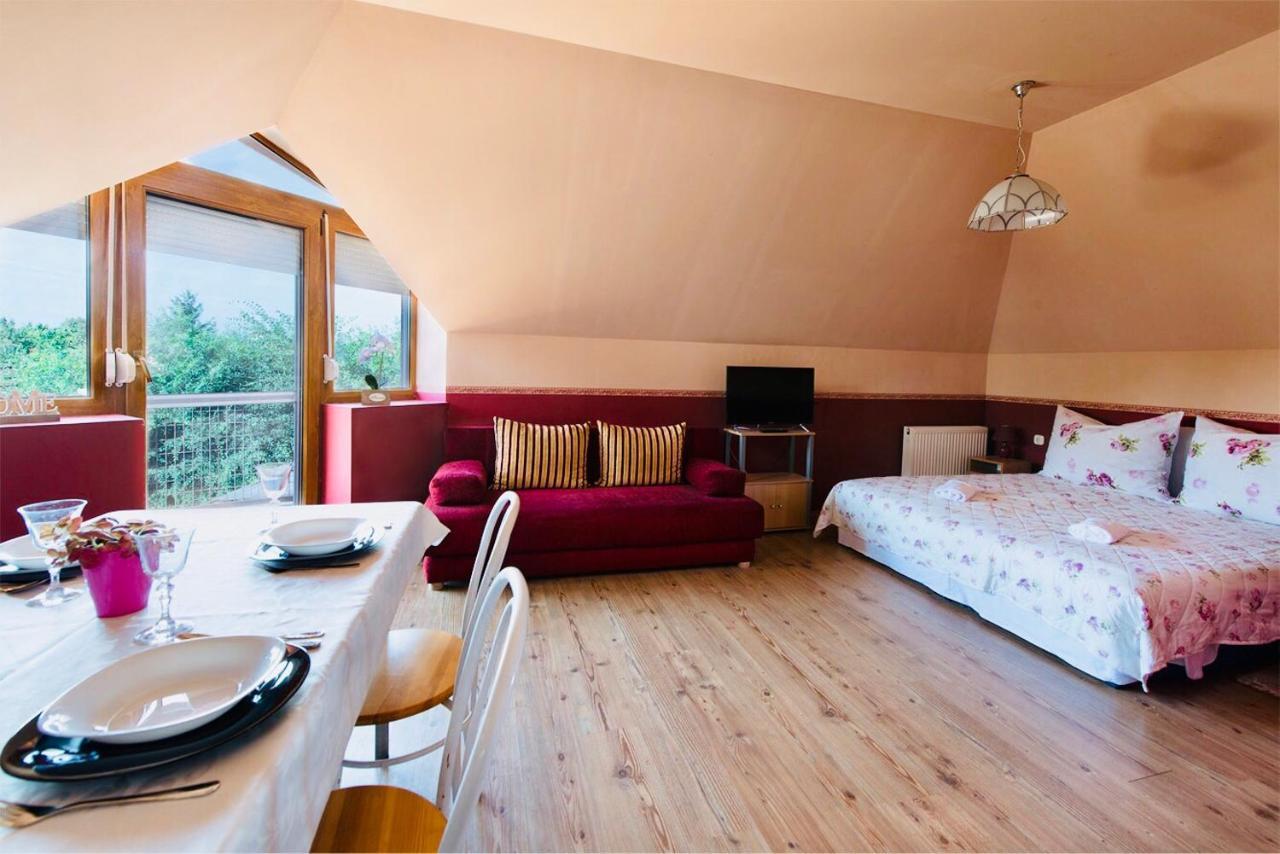 Aranyló apartmanház Hajdúszoboszló Esterno foto